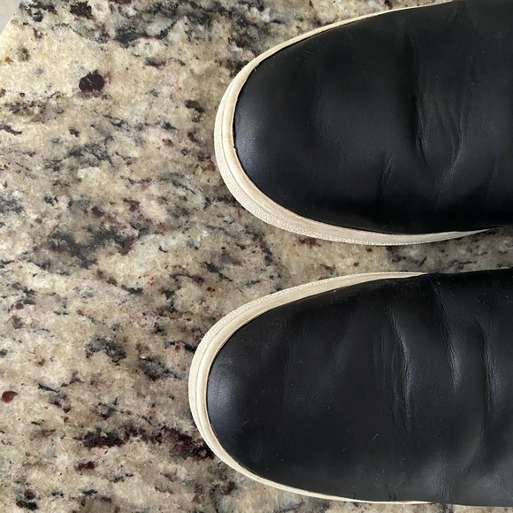 UGG Black leather Women’s 10, 1019108 F27018J - Picture 8 of 9